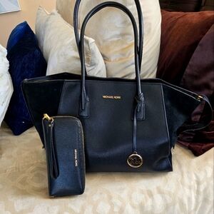 NWOT Michael Kors EXTRA LARGE Avril Tote Bag in Black Leather and Suede
